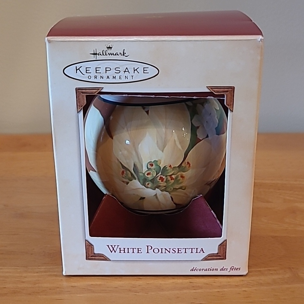 HALLMARK KEEPSAKE Vintage 2002 White Poinsettia Glass Ball Christmas Ornament